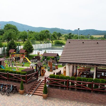 Penzion Pod Strazovom Pruzina Экстерьер фото